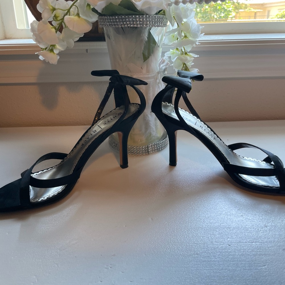 Black bow heel detail heels - Picture 4 of 4